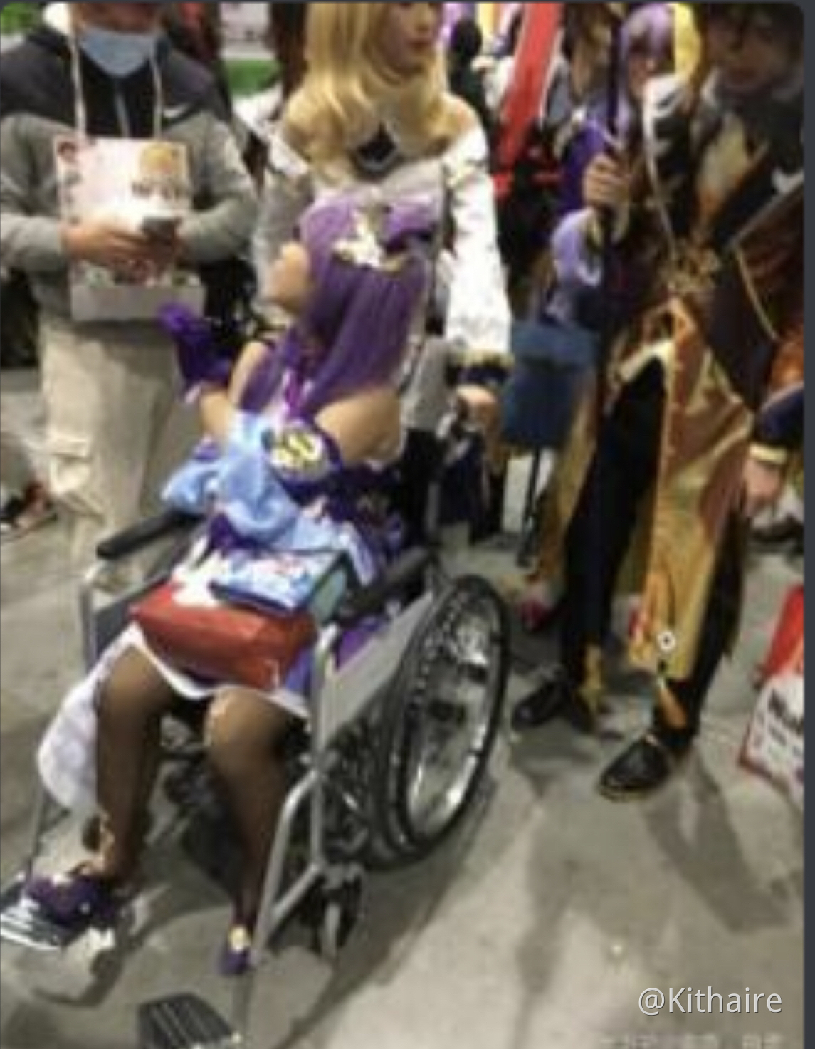Why Do People Think Keqing Electro Is Strong When Compared To Klee Diluc Childe Razor China Cosplays Keqing In A Wheelchair Cause Shes That Crippled Genshin Impact Official Community